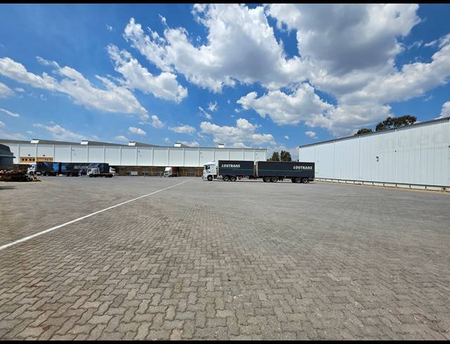 1,703M² WAREHOUSE TO LET IN JUPITER
